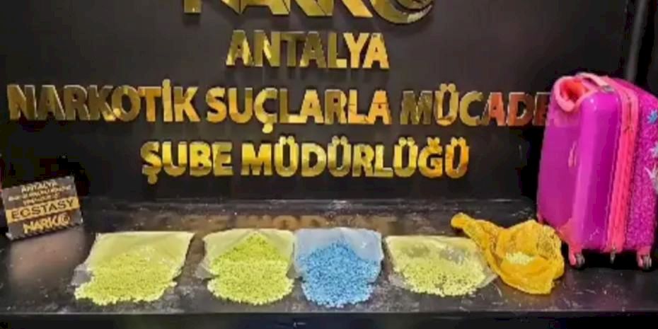 Antalya'da 15 bin ecstasy ele geçirildi