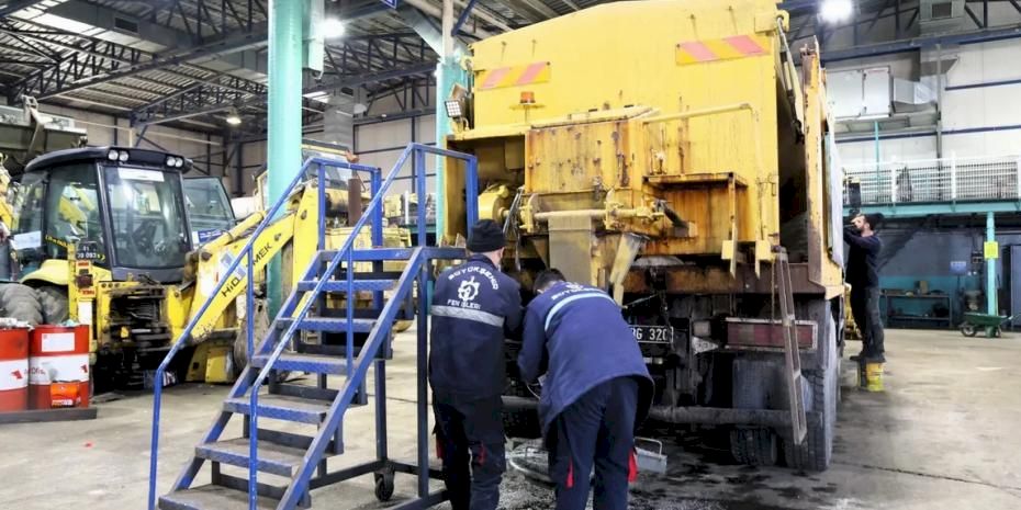 Kocaeli Büyükşehir atölyelerinden sahaya kesintisiz hizmet