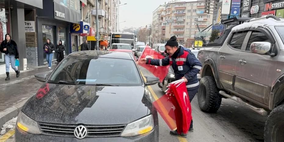 Nevşehir’de sokaklar Türk bayraklarıyla donatıldı