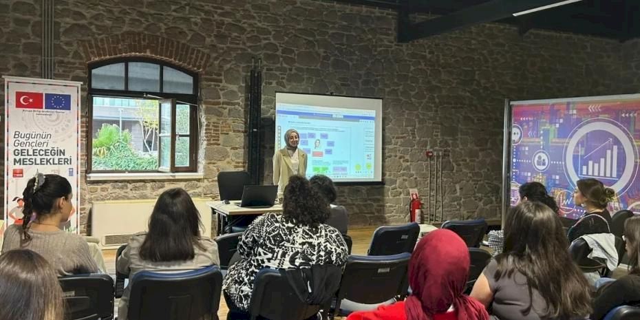 İzmir’in Meslek Fabrikası 10 yıldır iş, aş, umut üretiyor