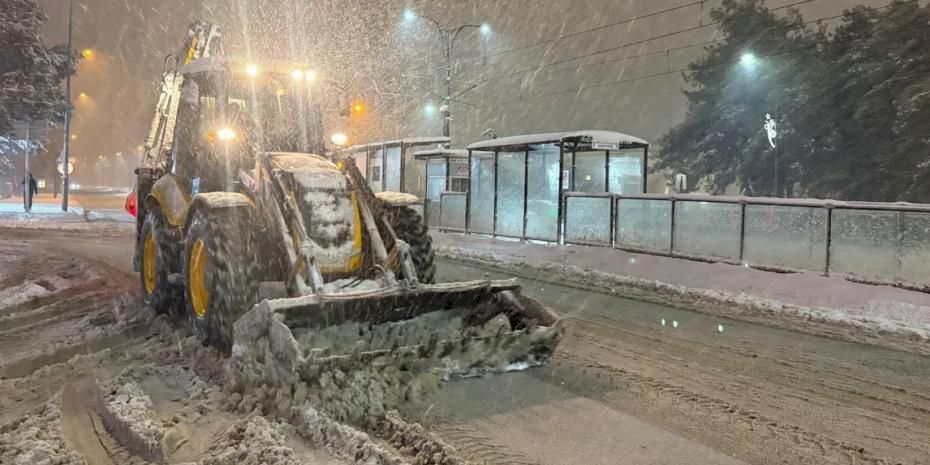 Gaziantep’te Büyükşehir ekipleri kar yağışına karşı görevde