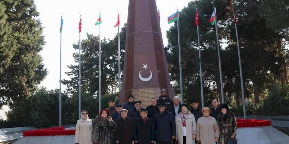Bakü, Türk kahramanları unutmuyor