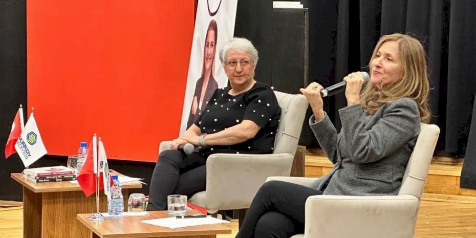 İstanbul Bakırköy'de Müge İplikçi söyleşisi