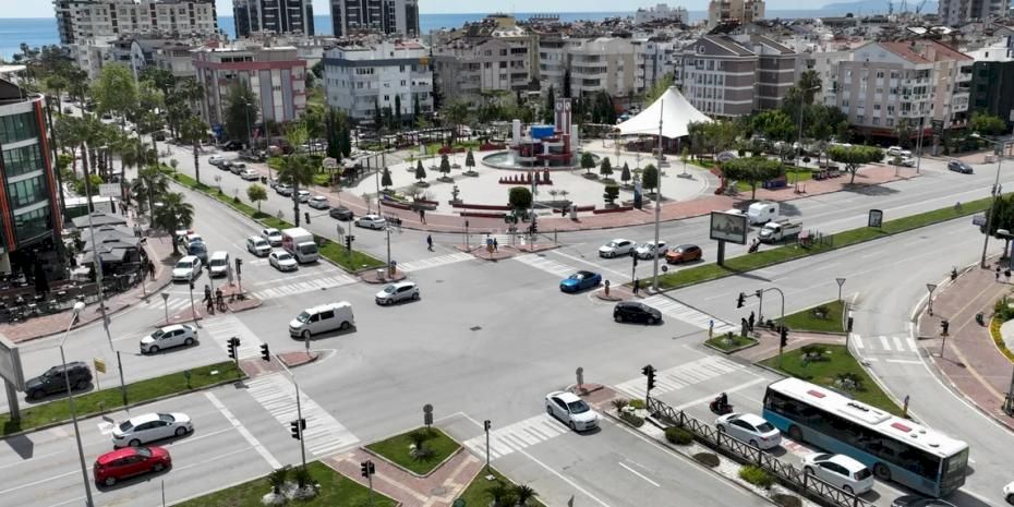 Antalya trafiği akıllı merkezden yönetiliyor