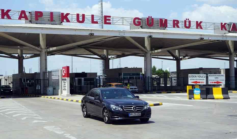 1 yılda 12 milyon araç gümrüklerden geçti