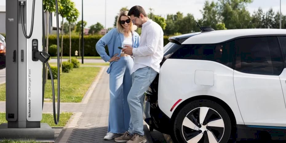Schneider Electric, Schneider StarCharge Fast 720 ile Yüksek Güçlü, Yüksek Verimli EV Şarjında Yeni Bir Dönemi Başlatıyor