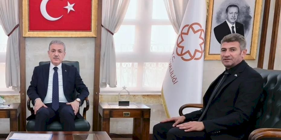 Mardin'de Hak-İş ve Hizmet-İş Sendikası'ndan Vali Akkoyun'a teşekkür