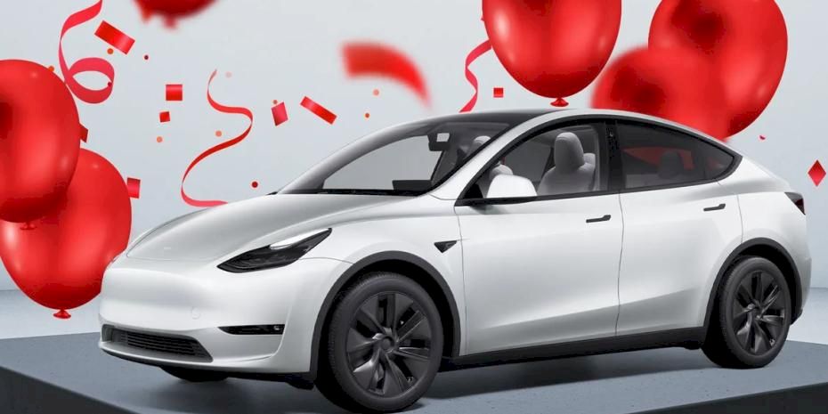 Akbank Mobil Kullanan Kazanıyor:  5 Kişi Tesla Sahibi Oluyor