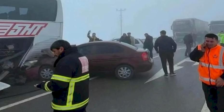 Sivas–Kayseri Karayolu’nda yoğun sis zincirleme kazaya yol açtı