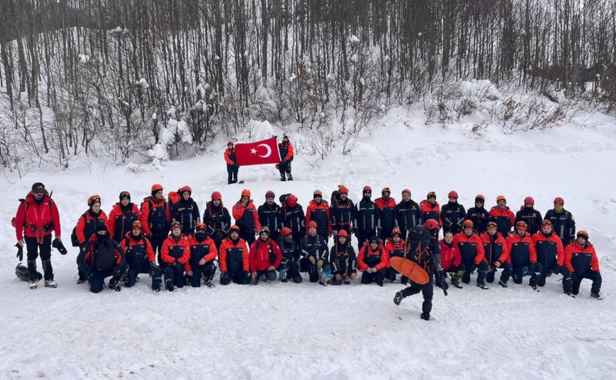 Kocaeli'de zorlu kış şartlarında saniyelerle yarışıldı