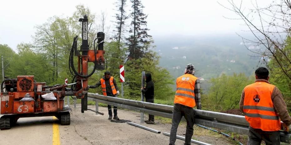 Sakarya'nın 10 mahallesine güvenli sürüş için çelik bariyer