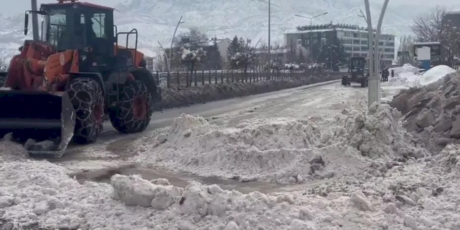 Tunceli’de motokuryeler ile kış lastiği olmayan araçlar 5 gün trafik yasak