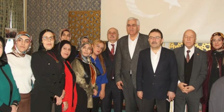 Erzurum'da AK Partili kadınlardan 'Köklerden Geleceğe' çalıştayı