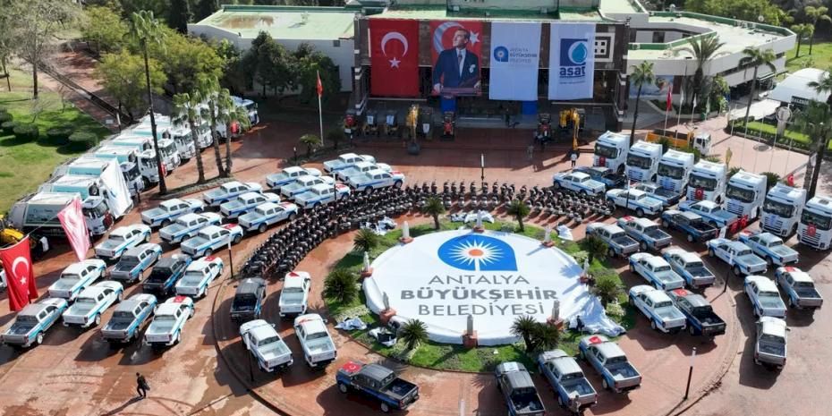 Antalya Büyükşehir Belediyesi araç filosunu güçlendirdi