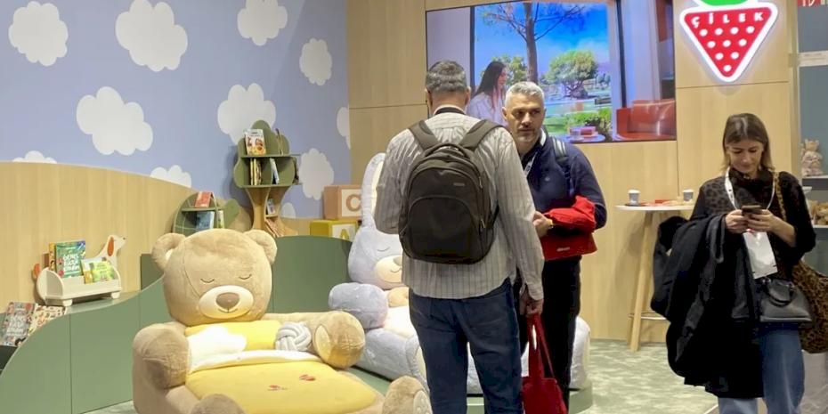 Çilek, Dünyanın Önde Gelen Oyuncak Fuarı Spielwarenmesse'de