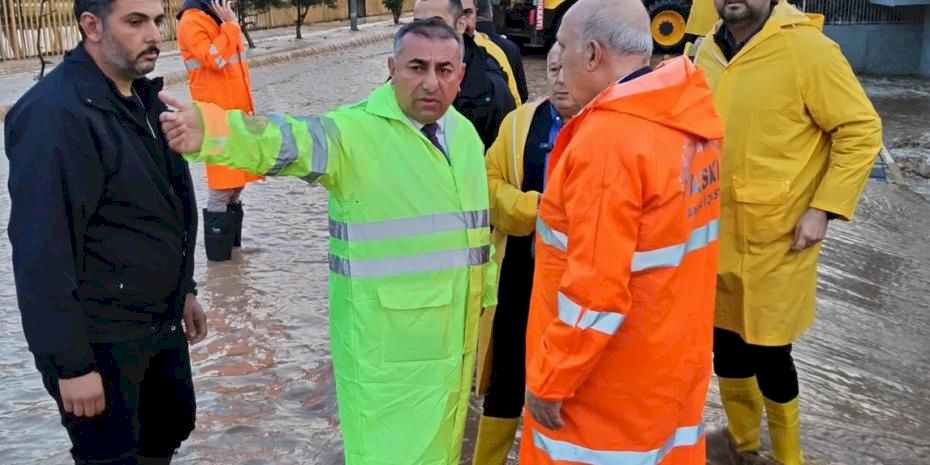 Adana Büyükşehir, Su Baskınlarından Etkilenen Vatandaşın Yanında