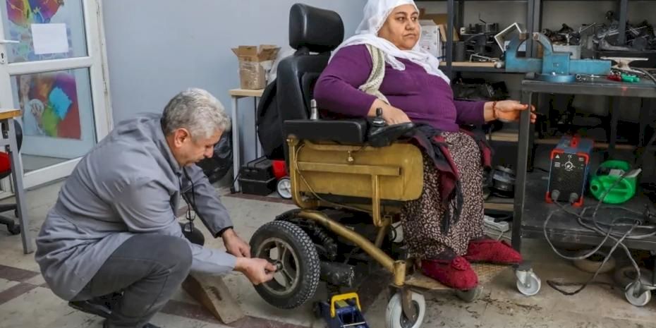 Diyarbakır'da Tekerlekli Sandalye Tamir Atölyesi’nde 600 engelliye ücretsiz hizmet