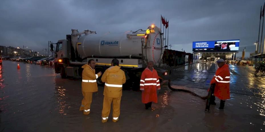 İzmir’de deniz seviyesi hareketliliğine anlık müdahale