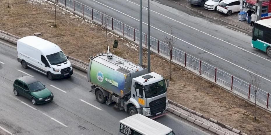 Kayseri Büyükşehir'den şehirde temizlik seferberliği