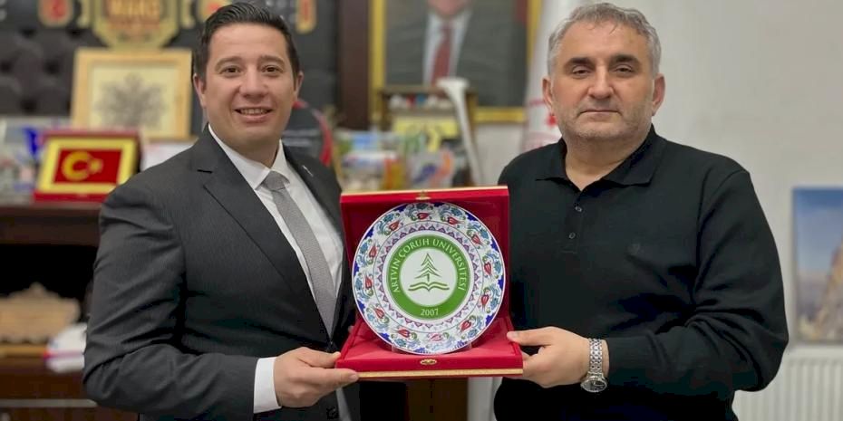 AÇÜ Rektörü Prof. Dr. Aydın'dan Kars Gençlik Spor'a ziyaret