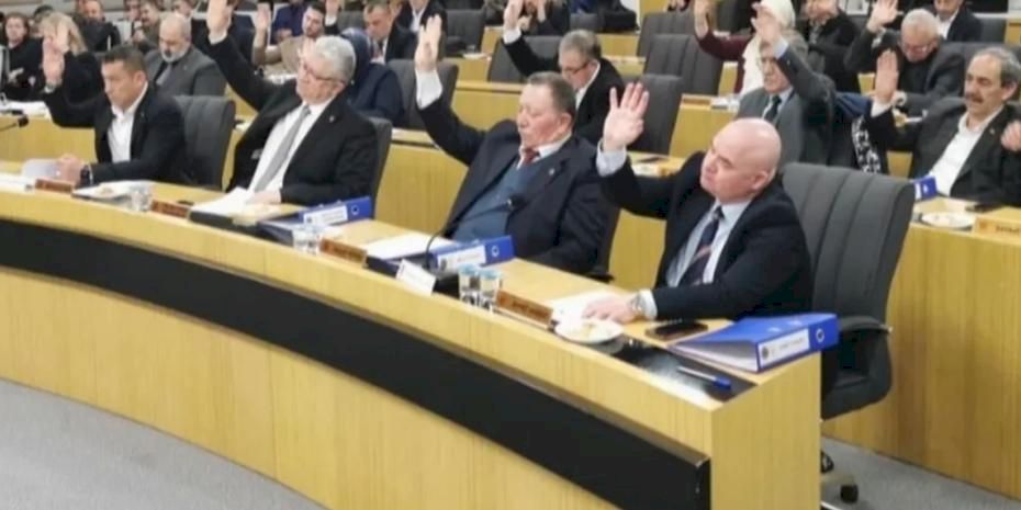 Afyonkarahisar Belediyesi’nden sosyal destek paketleri... Öğrenci, emekli ve üniversite adaylarına destek