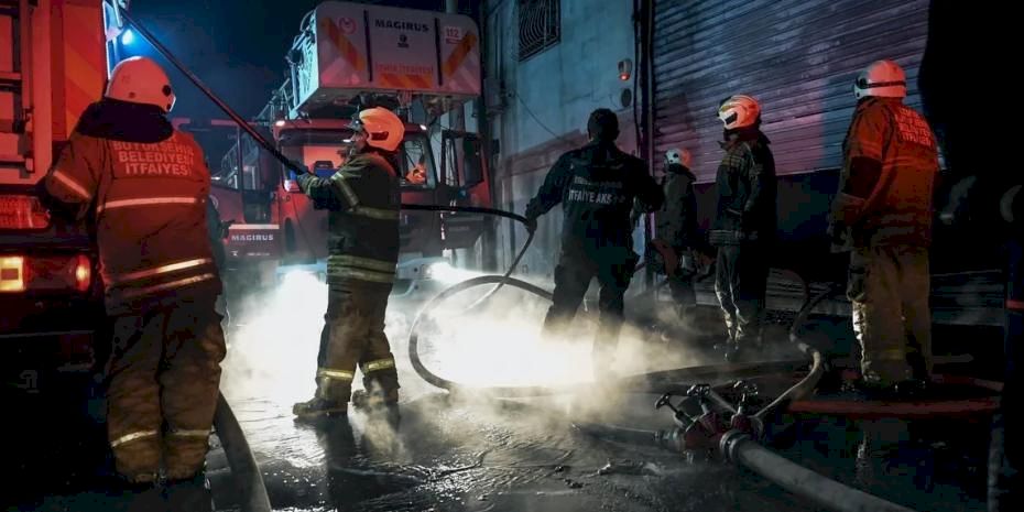 İzmir Buca’da mobilya atölyesinde yangın korkuttu