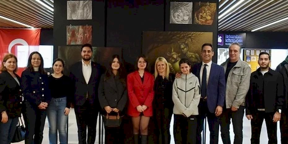 İstanbul Beylikdüzü’nde ‘Evrenler’ sergisine yoğun ilgi