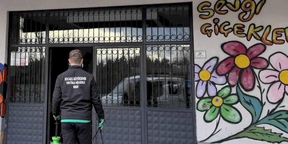 Kocaeli'de 689 okula sağlık için ilaçlama
