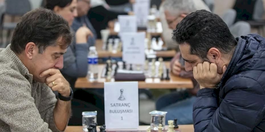 İzmir Güzelbahçe’de satranç turnuvası düzenlendi
