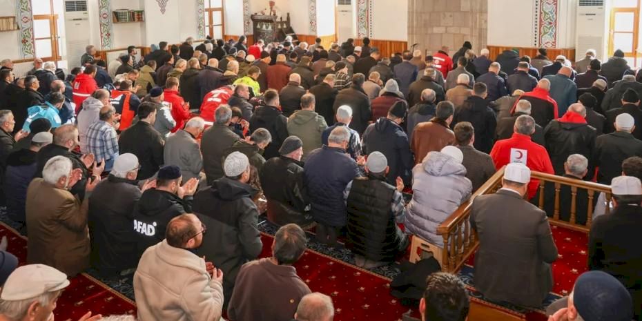 6 Şubat hayatlarını kaybedenler için Artvin’de mevlit okutuldu