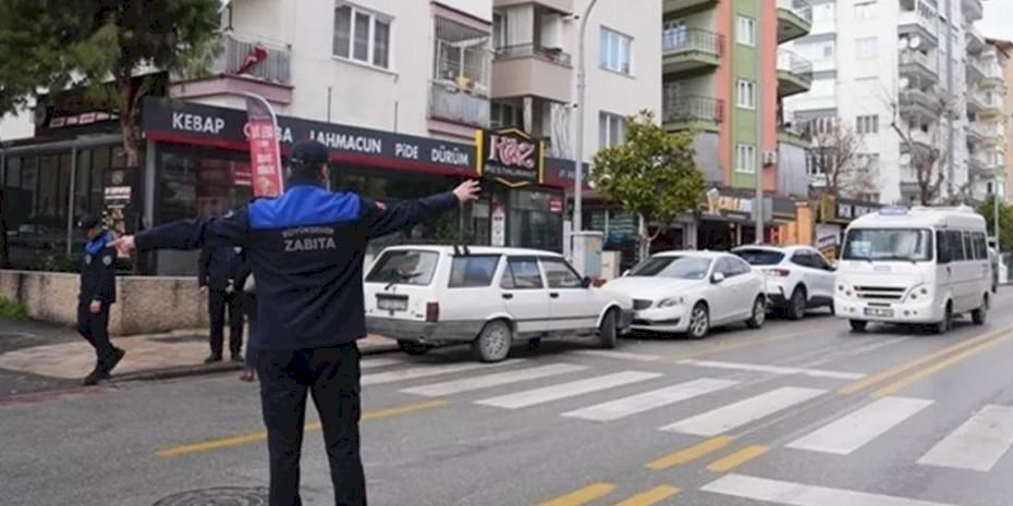 Zabıta minibüslere göz açtırmıyor