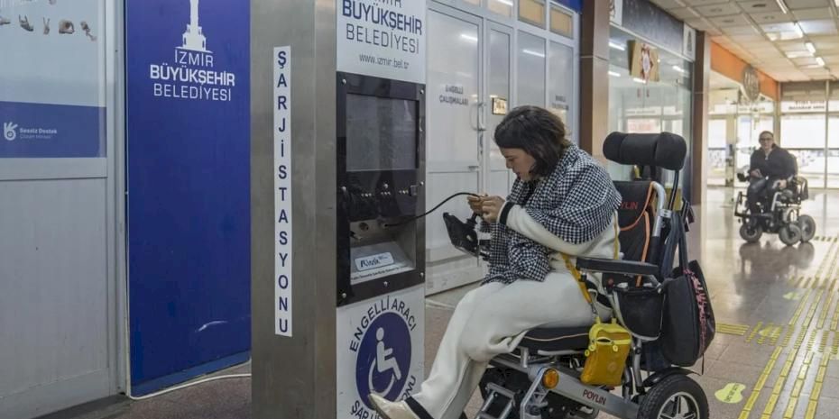 İzmir Büyükşehir’den engelli yurttaşlara 'can simidi' hizmet