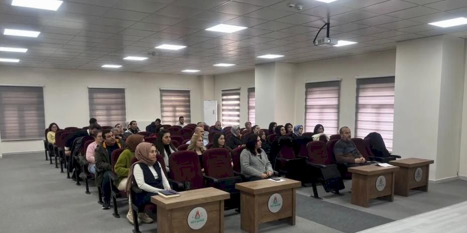 Nevşehir Belediyesi personeline 'resmi yazışma' eğitimi