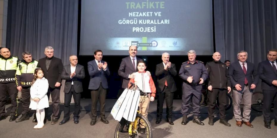 Konya'da resim ve fotoğraf yarışmasının ödülleri takdim edildi