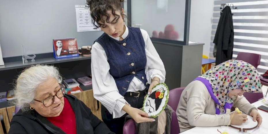 Antalya’da kadınlar el sanatlarını yaşatıyor