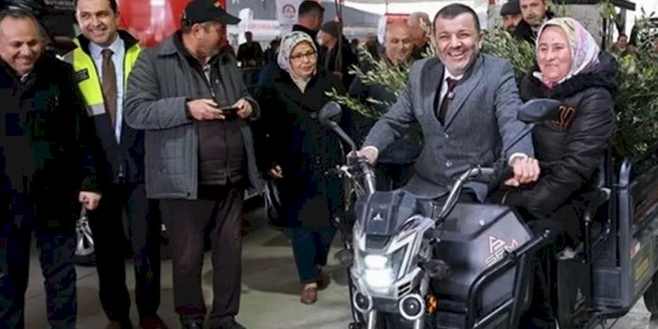 Denizli'de Honazlı üreticiye 4 bin 236 zeytin fidanı