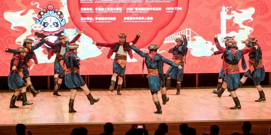 İzmir’de Çin yeni yılı coşkusu