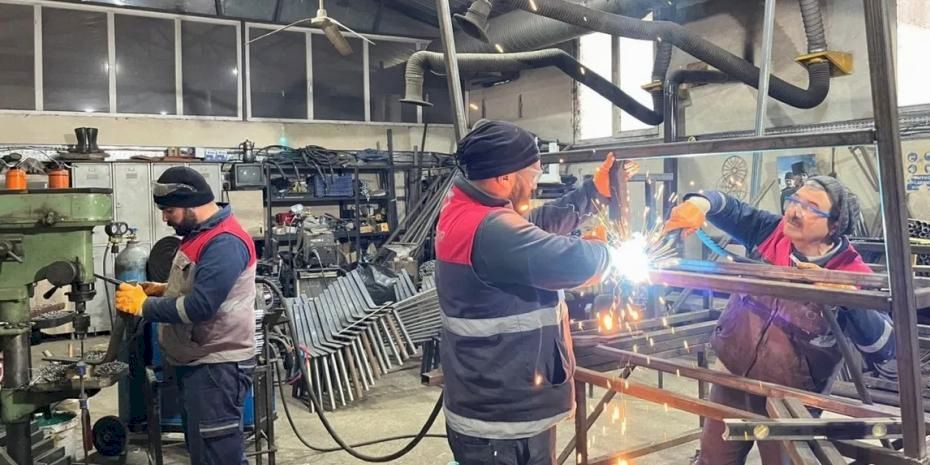 Ordu Büyükşehir Belediyesi park mobilyalarını kendi üretiyor