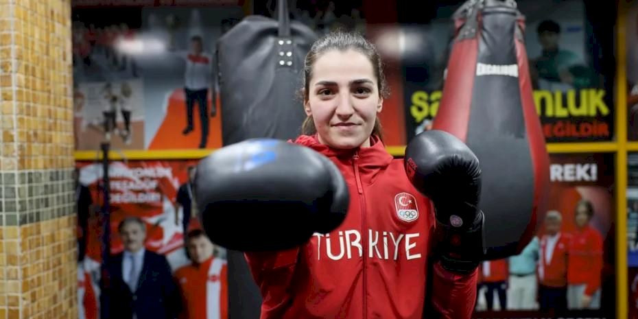 Sakarya'nın ringdeki parlayan yıldızı Ece Asude... Tarih yazmak istiyor