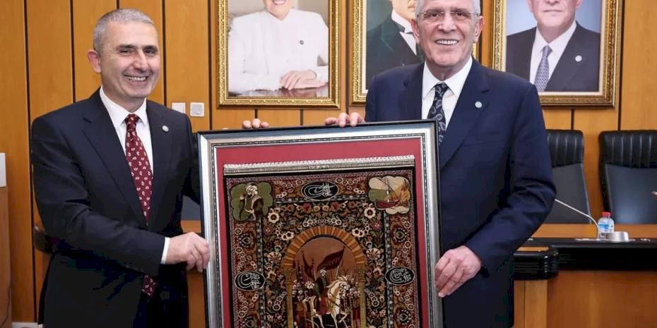 İYİ Parti Kocaeli’den Genel Başkan Dervişoğlu’na anlamlı hediye