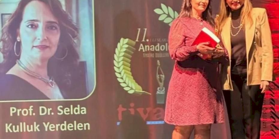 DEÜ’lü akademisyene sahne tasarımı ödülüne layık görüldü