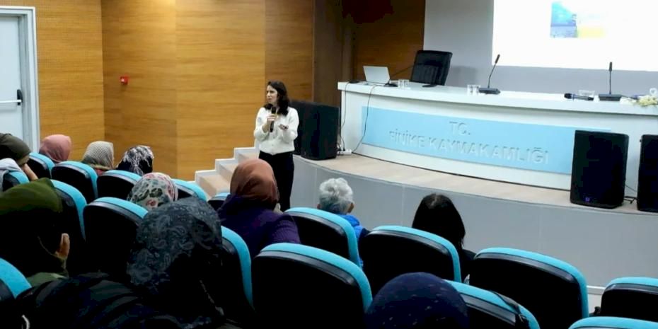 Antalya’da 'Çevre Dostu Çiftçi Kart' tanıtıldı