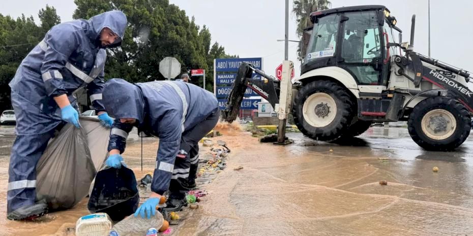 Antalya ekipleri şiddetli yağış ve rüzgara karşı teyakkuzda