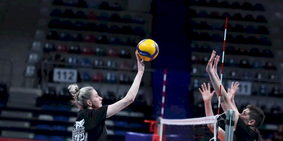 Eczacıbaşı Zeren'e konuk oluyor