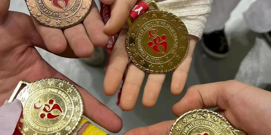 Balıkesir Büyükşehir’in sporcuları madalyaları topladı