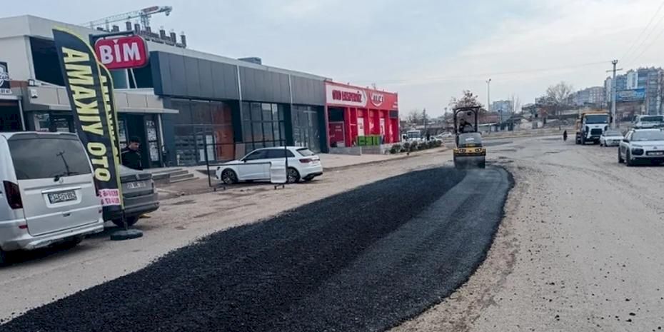 Diyarbakır Büyükşehir'den bozulan yollara geçici müdahale