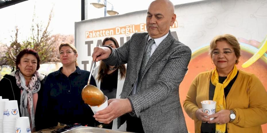 Kadın kooperatiflerinden tarhana ikramı