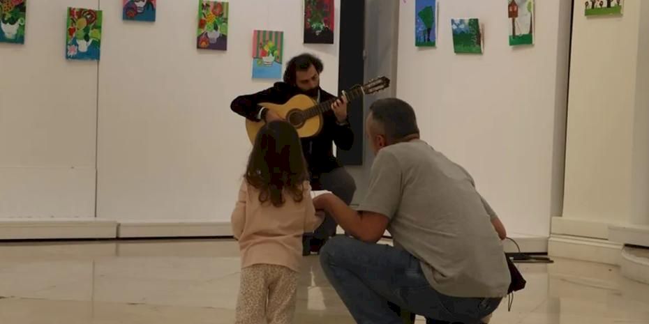 İstanbul'da Maltepeli küçük ressamların sergisi açıldı