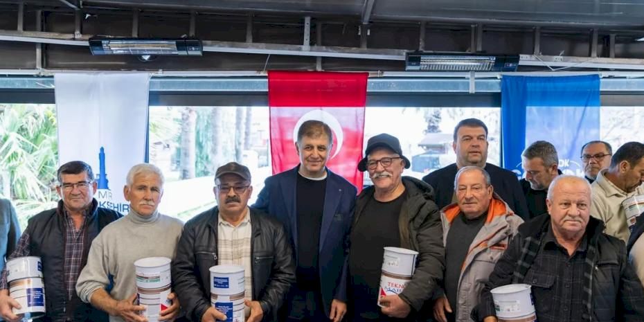 İzmir'de küçük ölçekli balıkçıya dayanışma eli