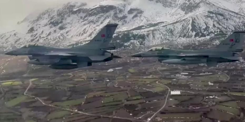 Erzincan semalarında muharip uçak geçişi